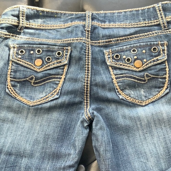 Almost Famous Jean Capris Sz11 - Picture 4 of 7